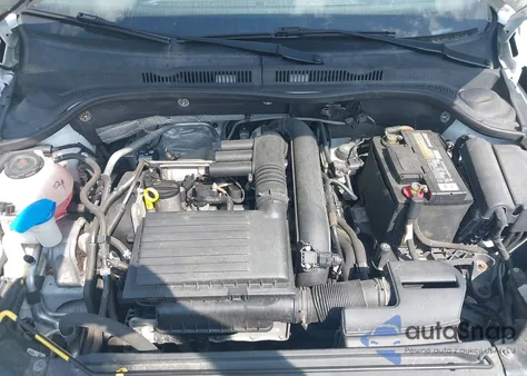 2018 Volkswagen Jetta 1.4T S z USA, uszkodzony, nr VIN 3VW2B7AJ2JM246997